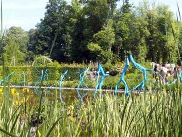 le jardin des arbres bleus