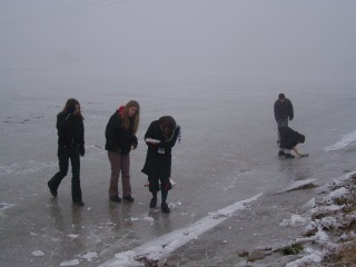 Les enfants font des glissades !